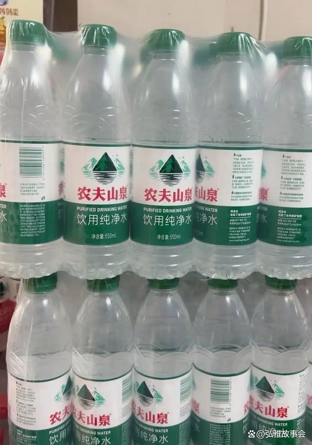 0.74元一瓶的農夫山泉,殺瘋了!綠瓶背后的較量與江湖!