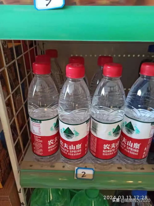 兩瓶水的較量,勝負已分,情懷救不了娃哈哈